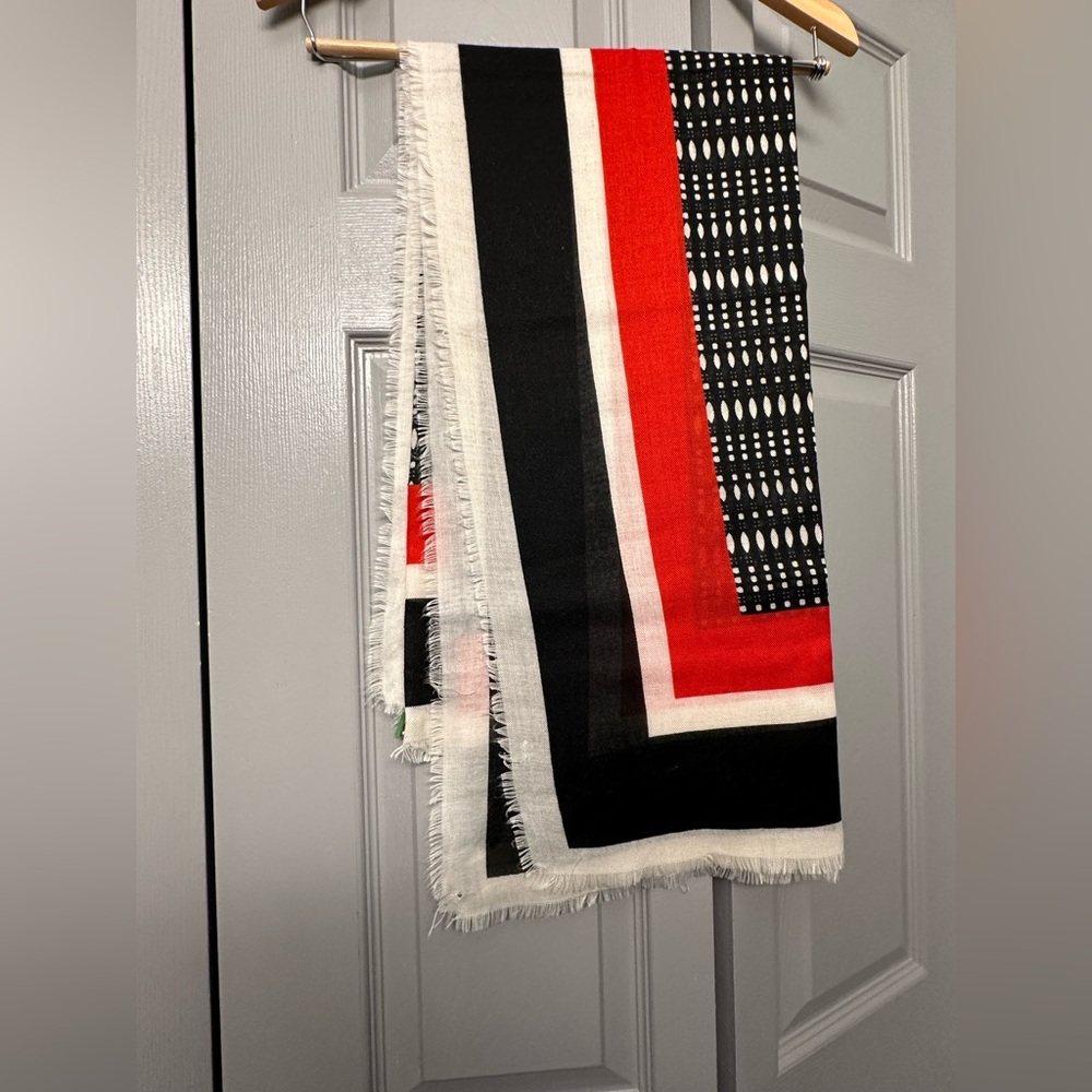 Stylish Red and Black Geometric Patterned Scarf
